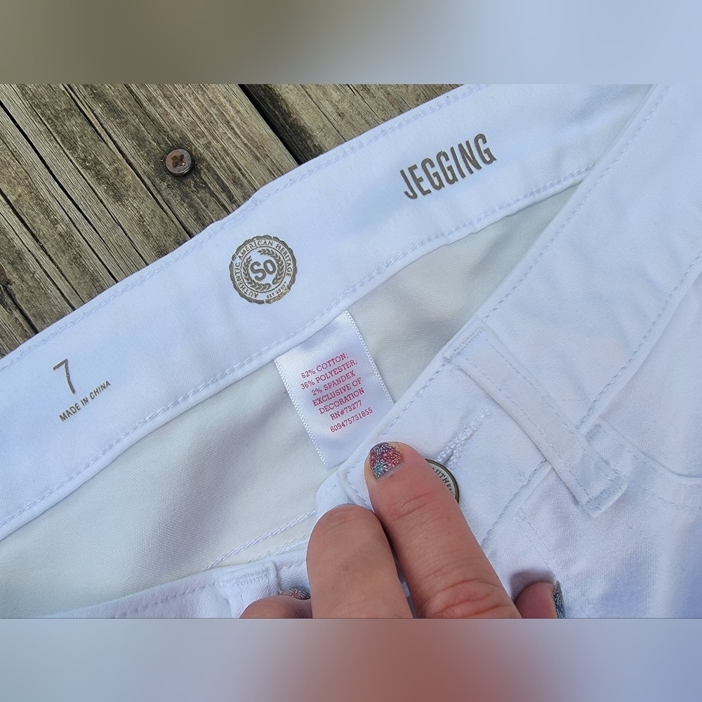 SO White High Rise Jeggings - Juniors 7 - Picture 3 of 4